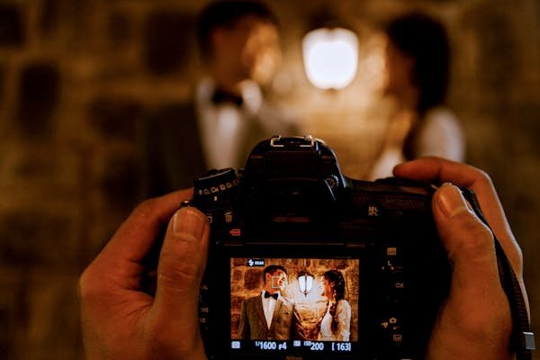 Capturer l'amour : choisir le bon photographe couple